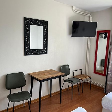 Hotel Du Luxembourg Balsièges Buitenkant foto